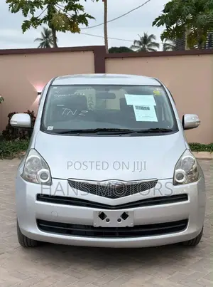 Toyota Ractis 2009 Silver