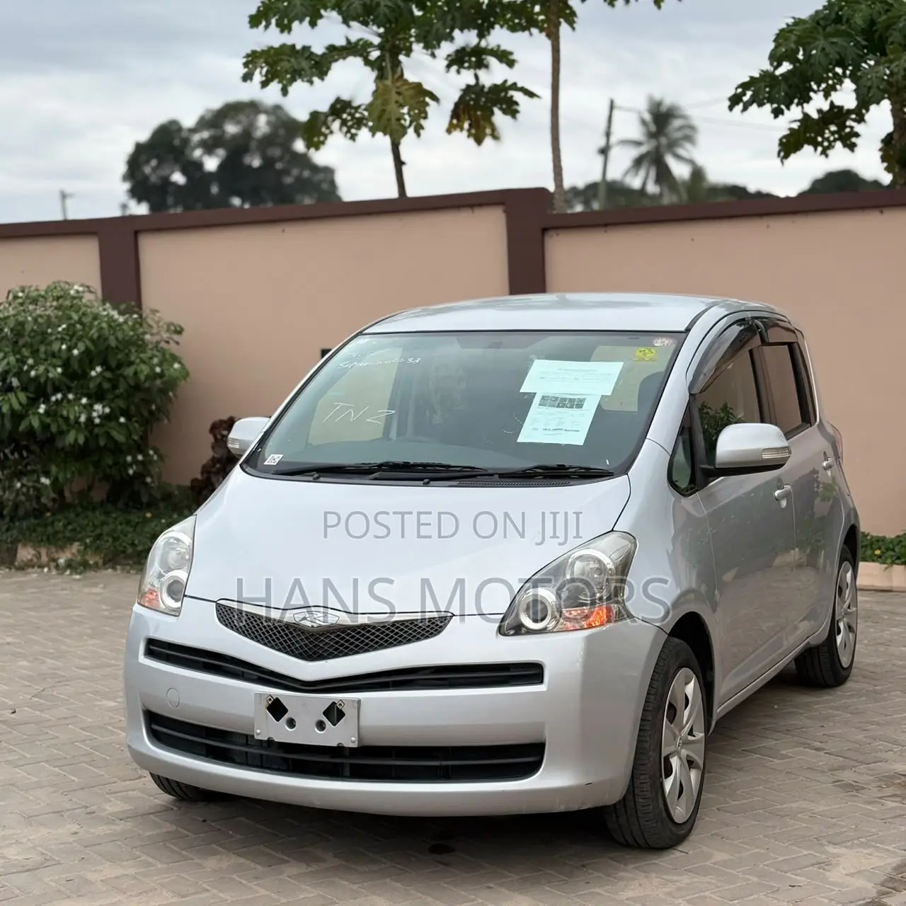 Toyota Ractis 2009 Silver