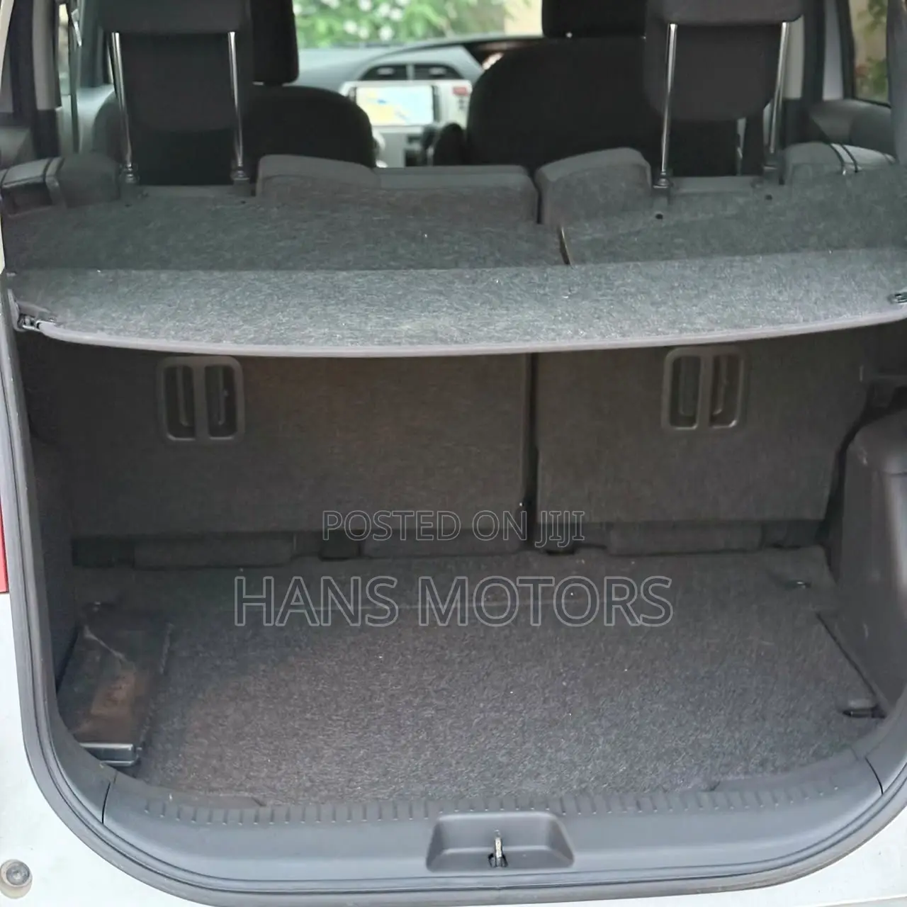 Toyota Ractis 2009 Silver