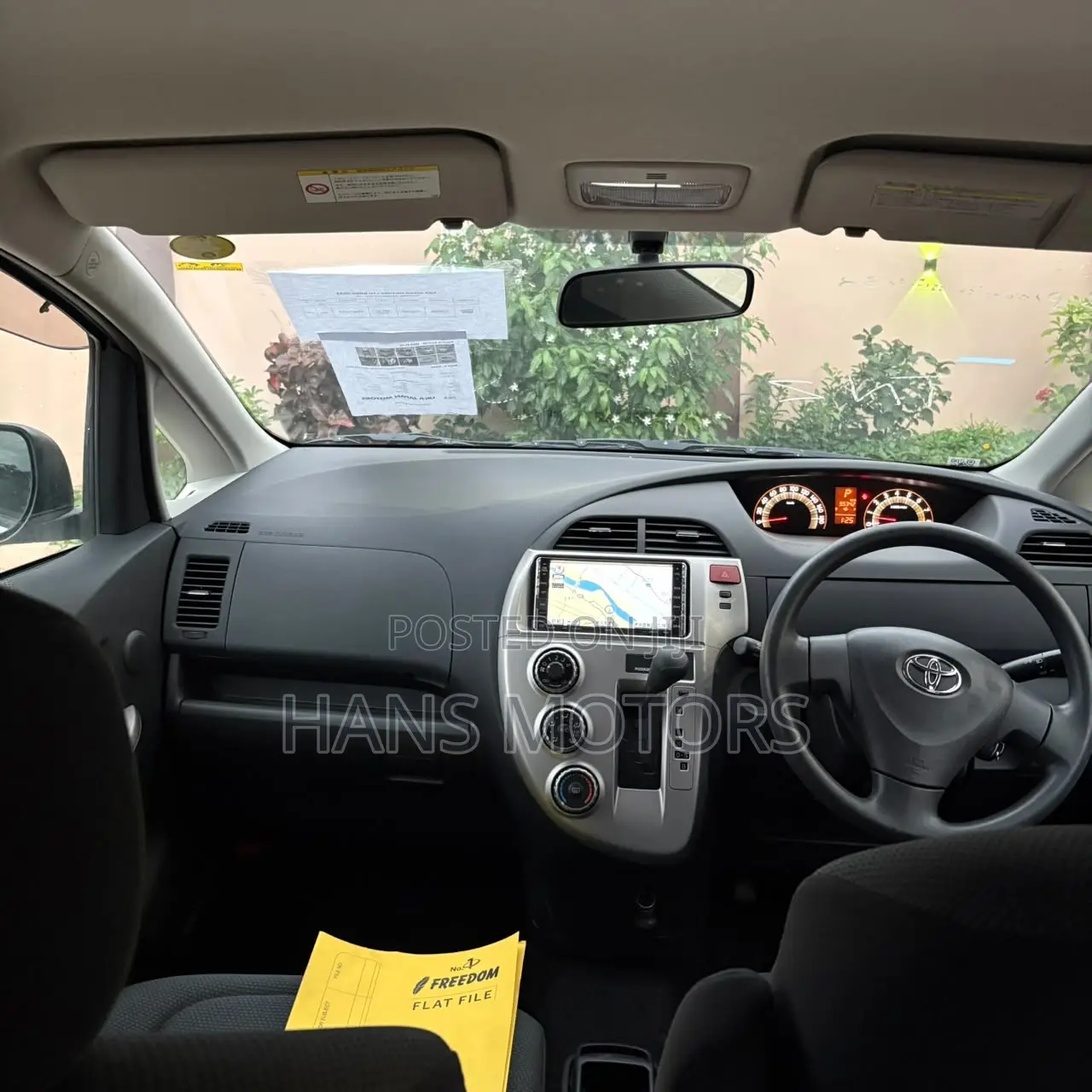 Toyota Ractis 2009 Silver