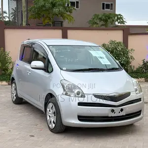 Toyota Ractis 2009 Silver