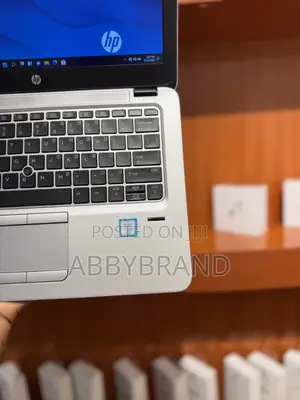 Laptop HP EliteBook 820 G3 8GB Intel Core i5 HDD 500GB