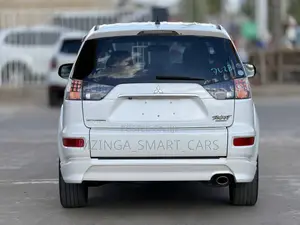 Mitsubishi Outlander 2011 White