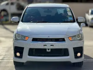Mitsubishi Outlander 2011 White