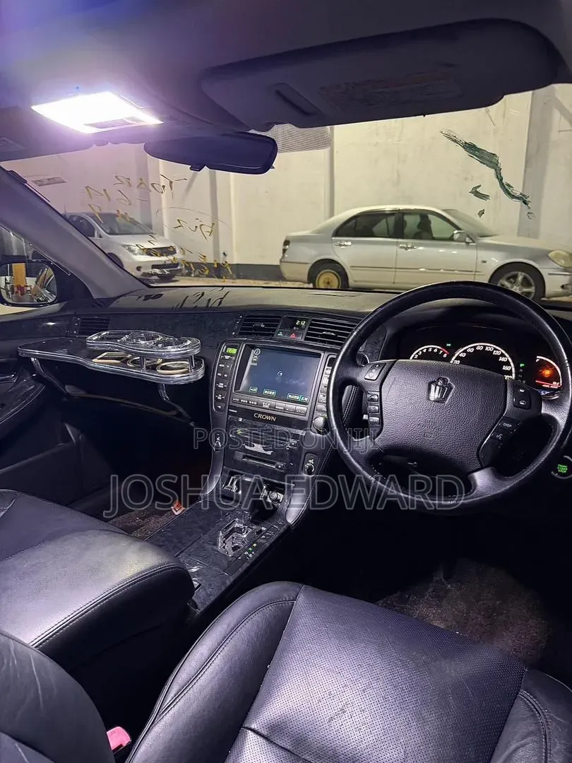 Toyota Crown 2006 Black