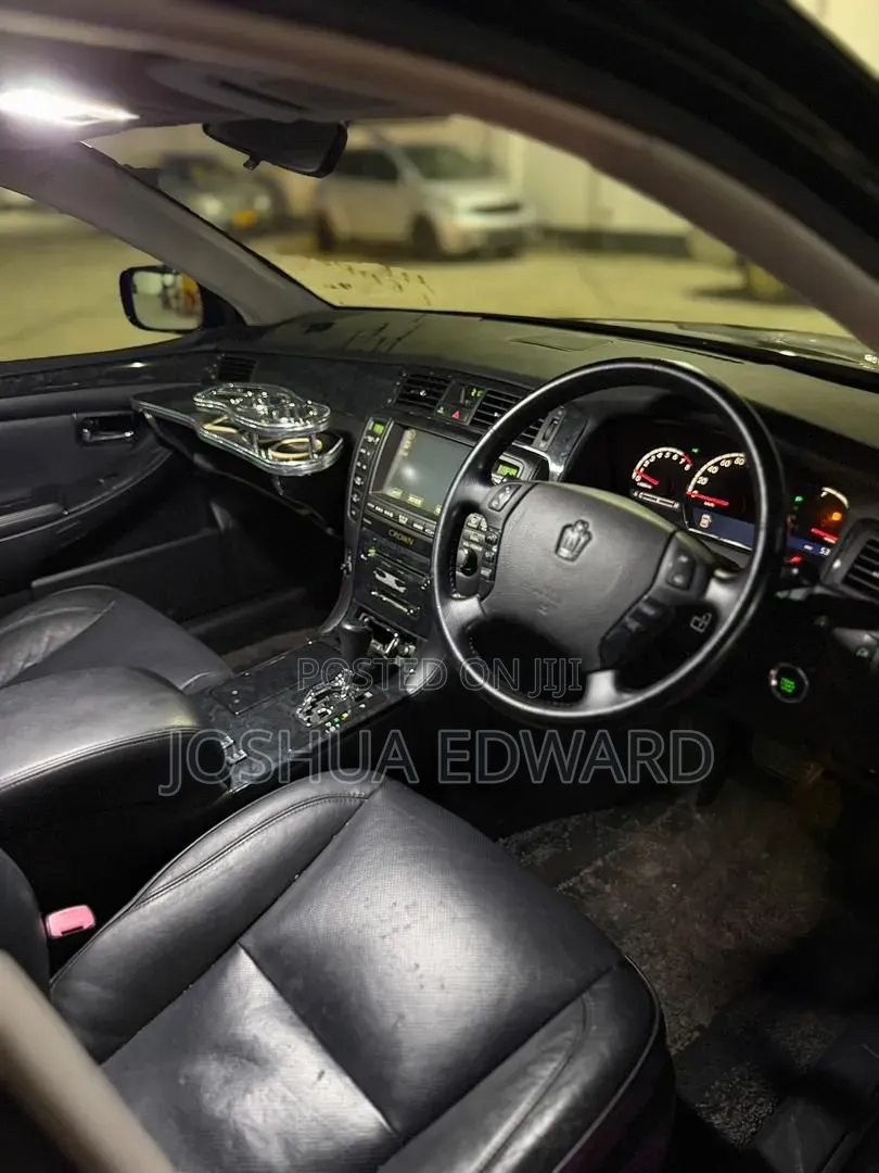 Toyota Crown 2006 Black