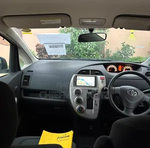 Toyota Ractis 2009 Silver