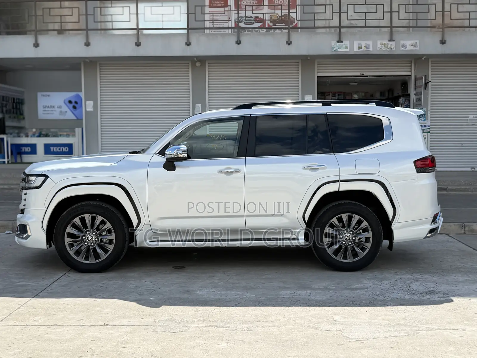 New Toyota Land Cruiser LC300 2025 White