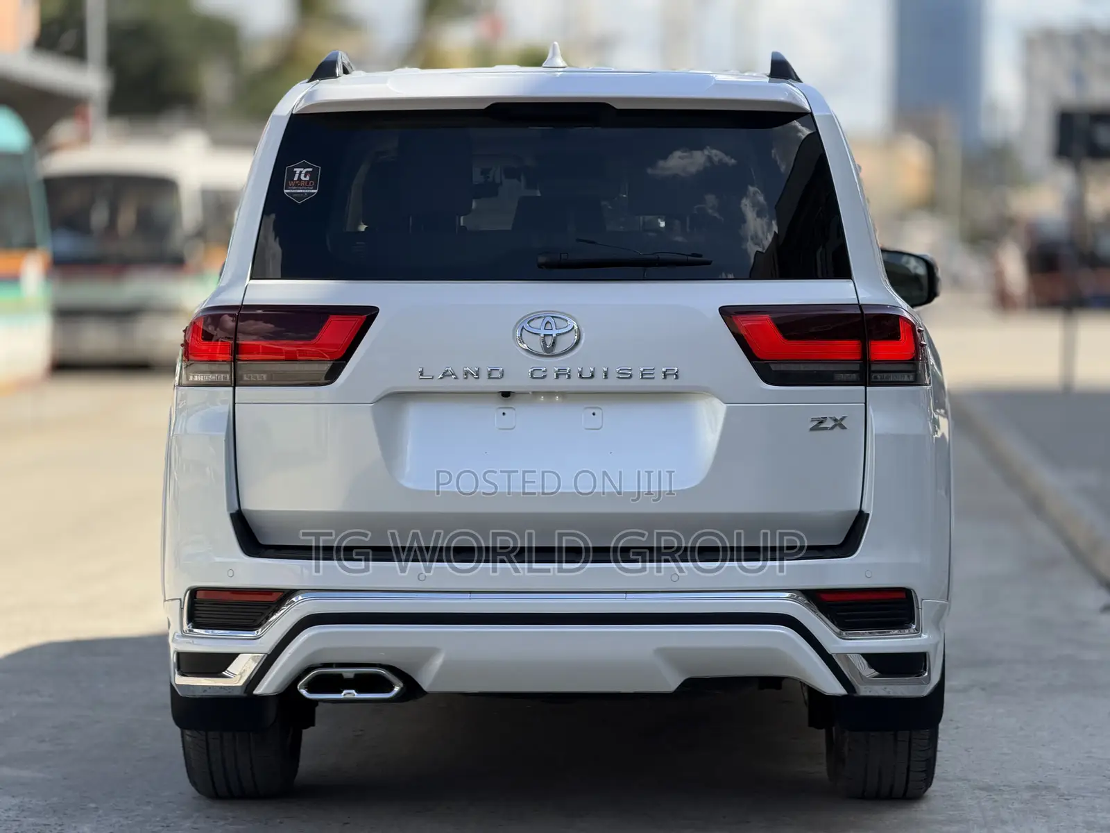 New Toyota Land Cruiser LC300 2025 White