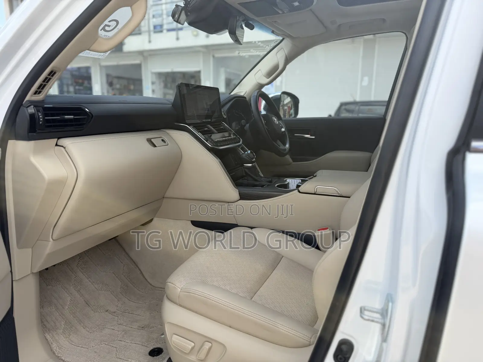 New Toyota Land Cruiser LC300 2025 White