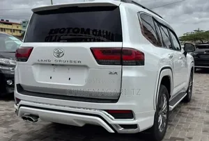 Toyota Land Cruiser 2025 Pearl