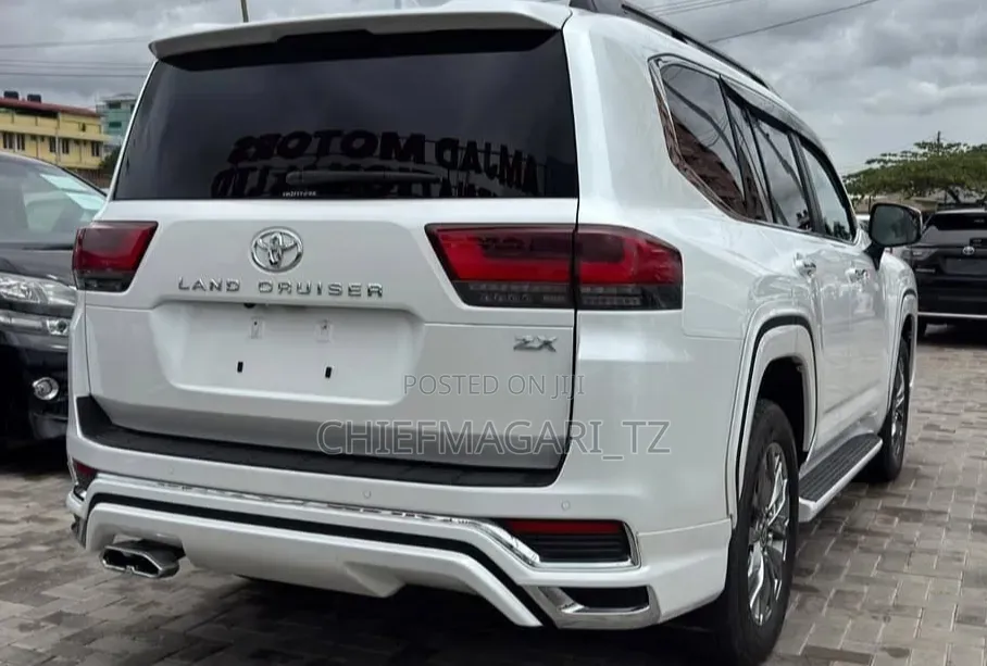 Toyota Land Cruiser 2025 Pearl
