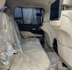 Toyota Land Cruiser 2025 Pearl