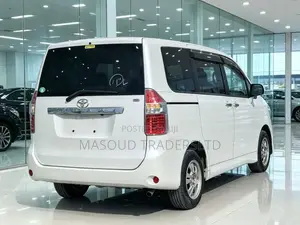 Toyota Noah 2009 White