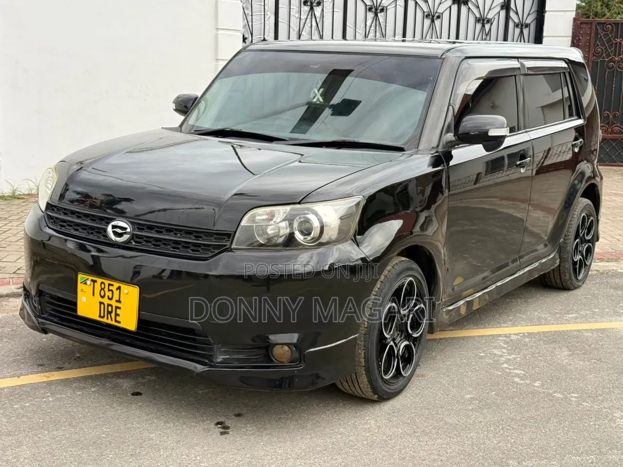 Toyota Corolla Rumion 2010 Black