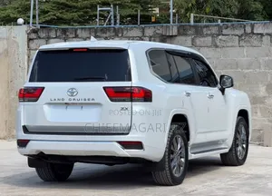 Toyota Land Cruiser 2024 White