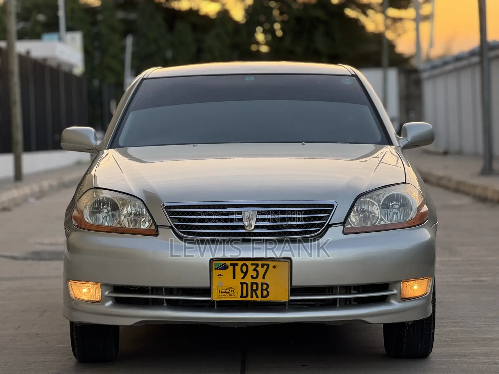 Toyota Mark II 2004 Silver
