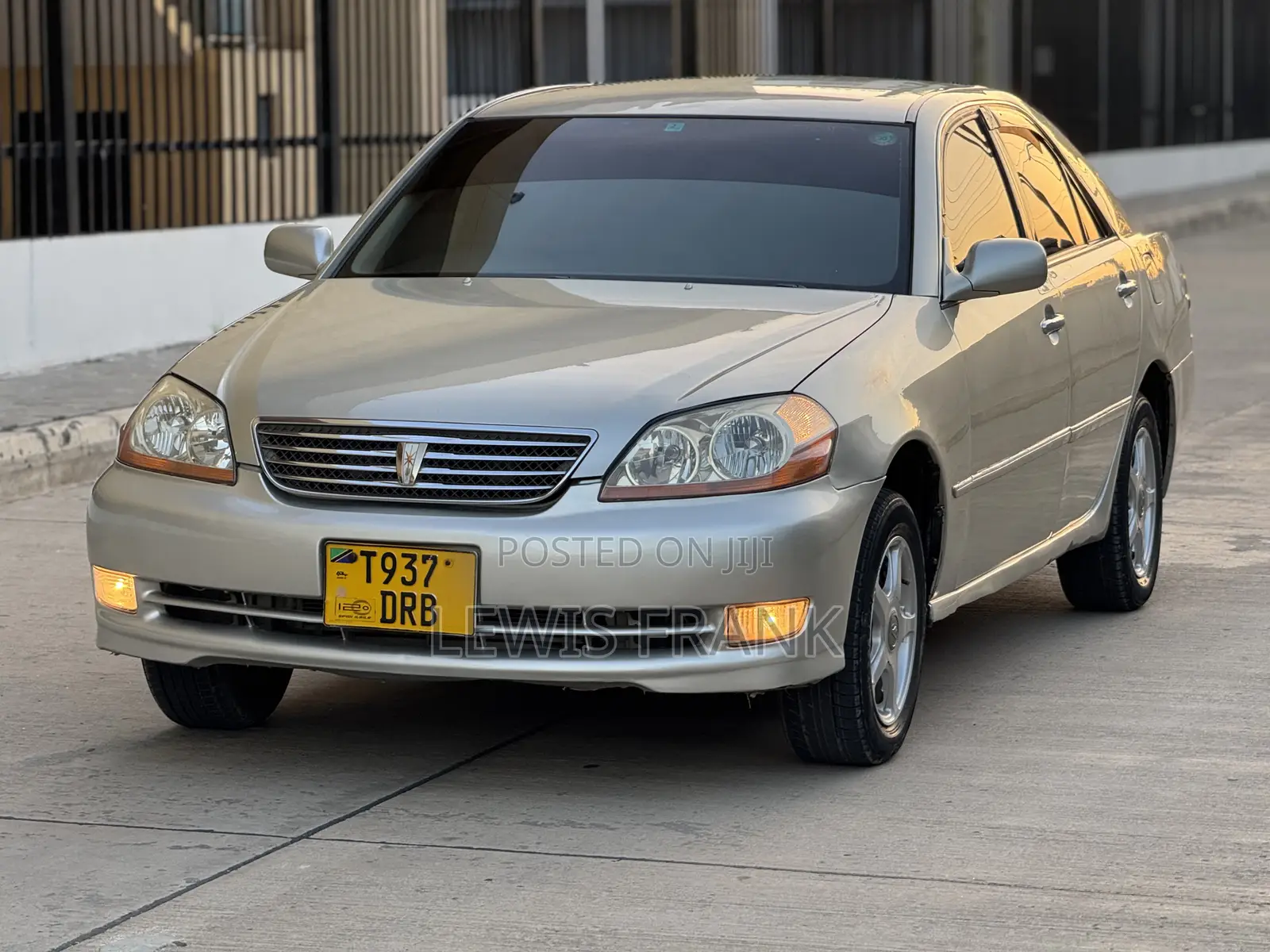 Toyota Mark II 2004 Silver