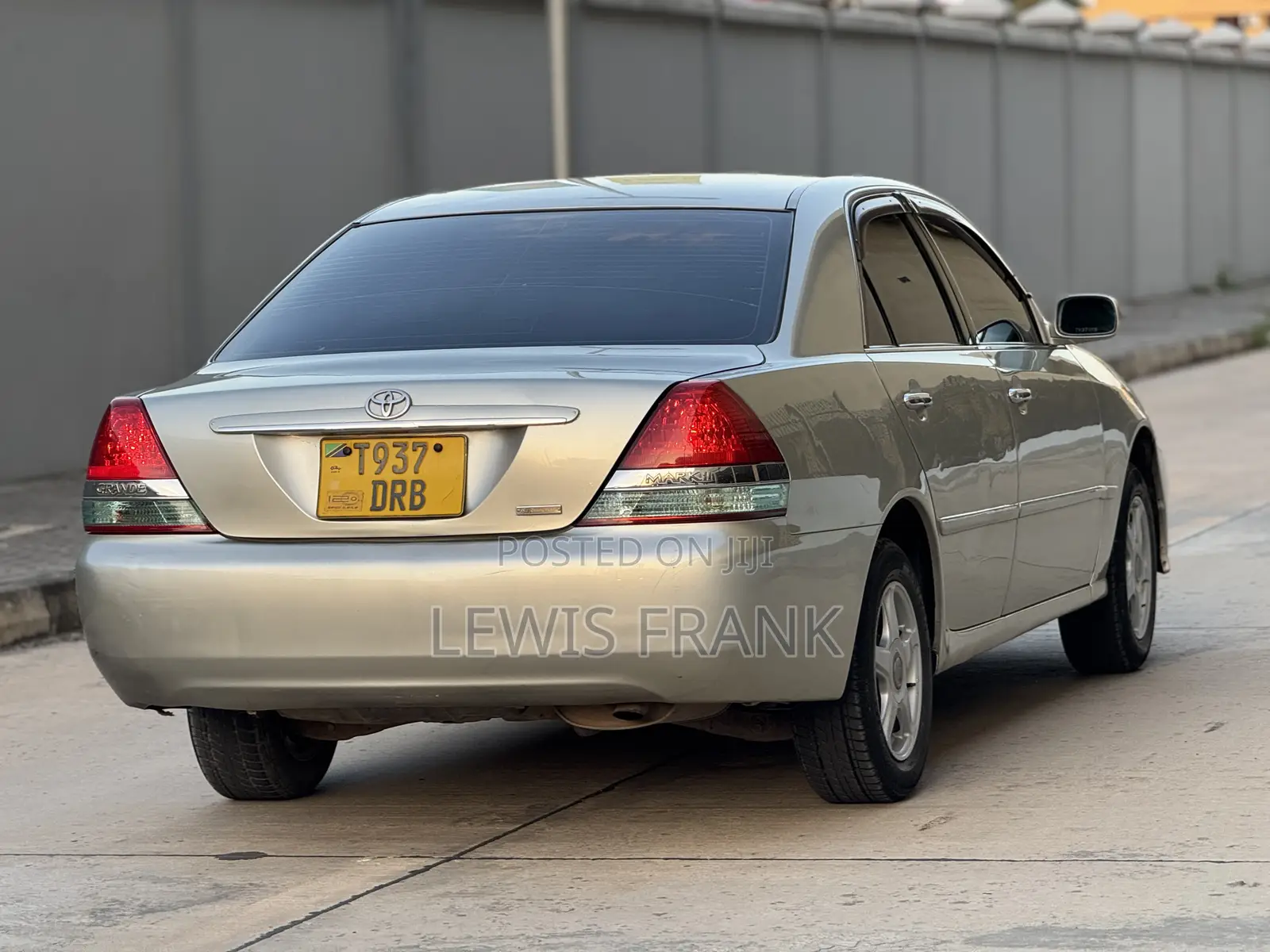 Toyota Mark II 2004 Silver