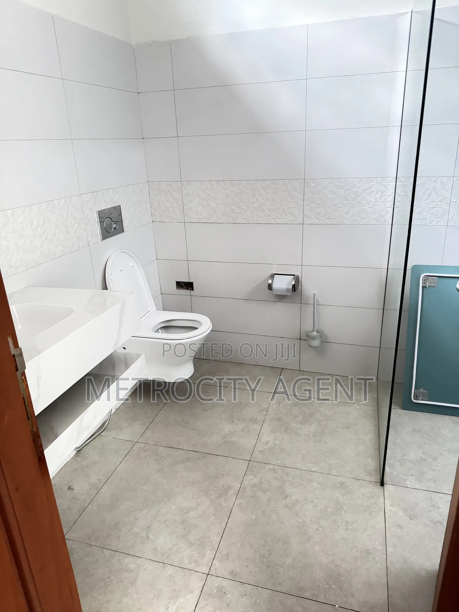 6bdrm House in Oysterbay Estate for rent