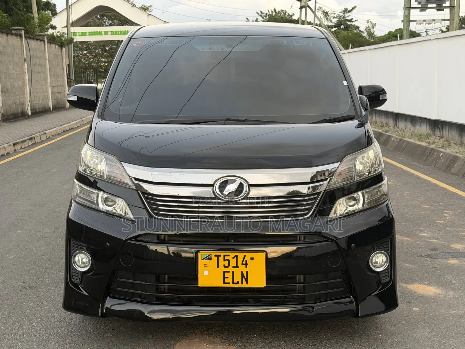 Toyota Vellfire 2010 Black