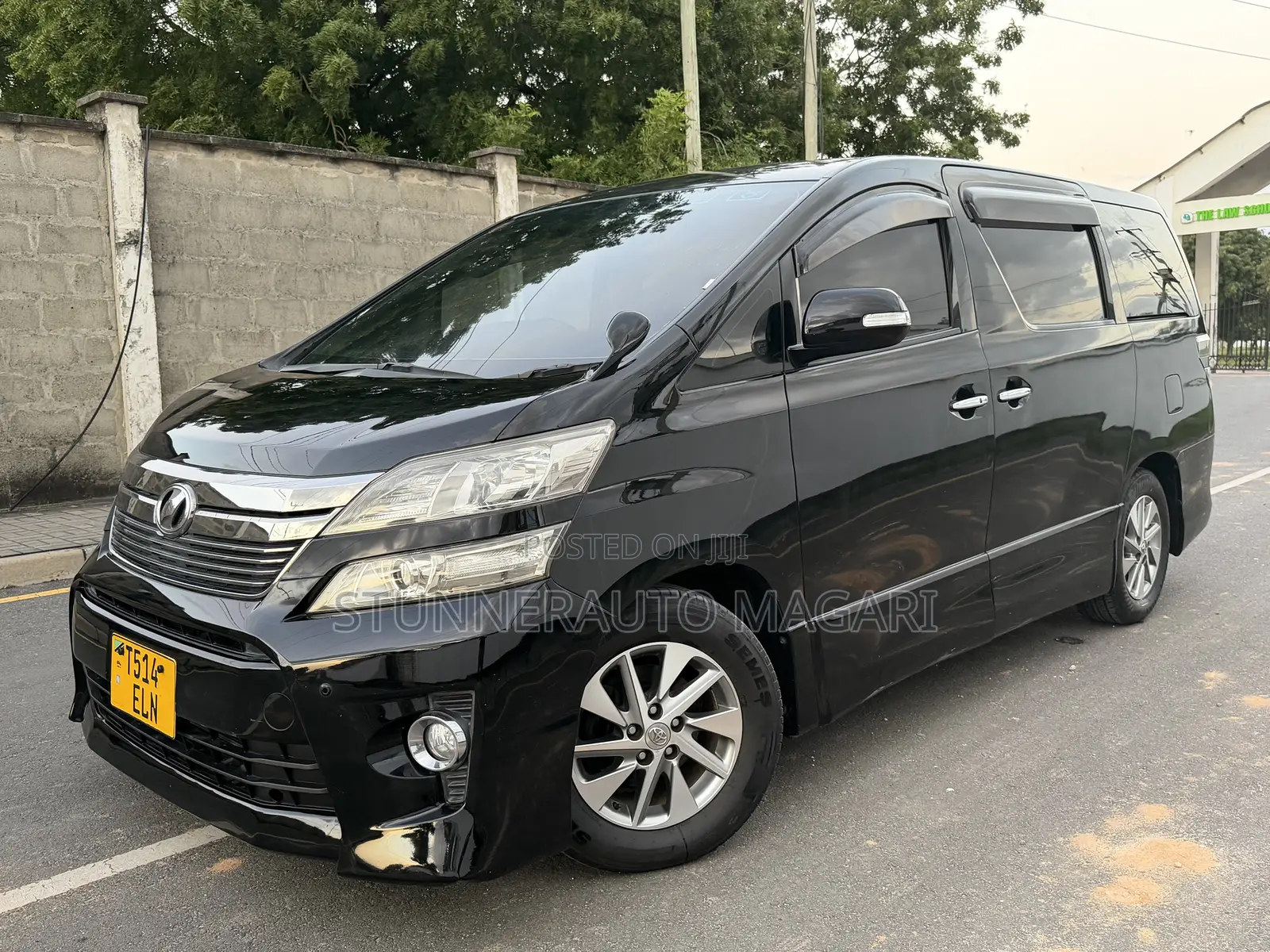 Toyota Vellfire 2010 Black