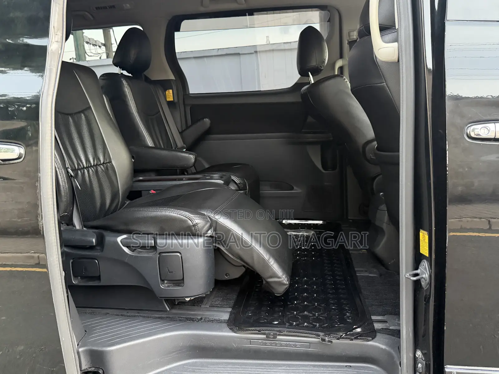 Toyota Vellfire 2010 Black