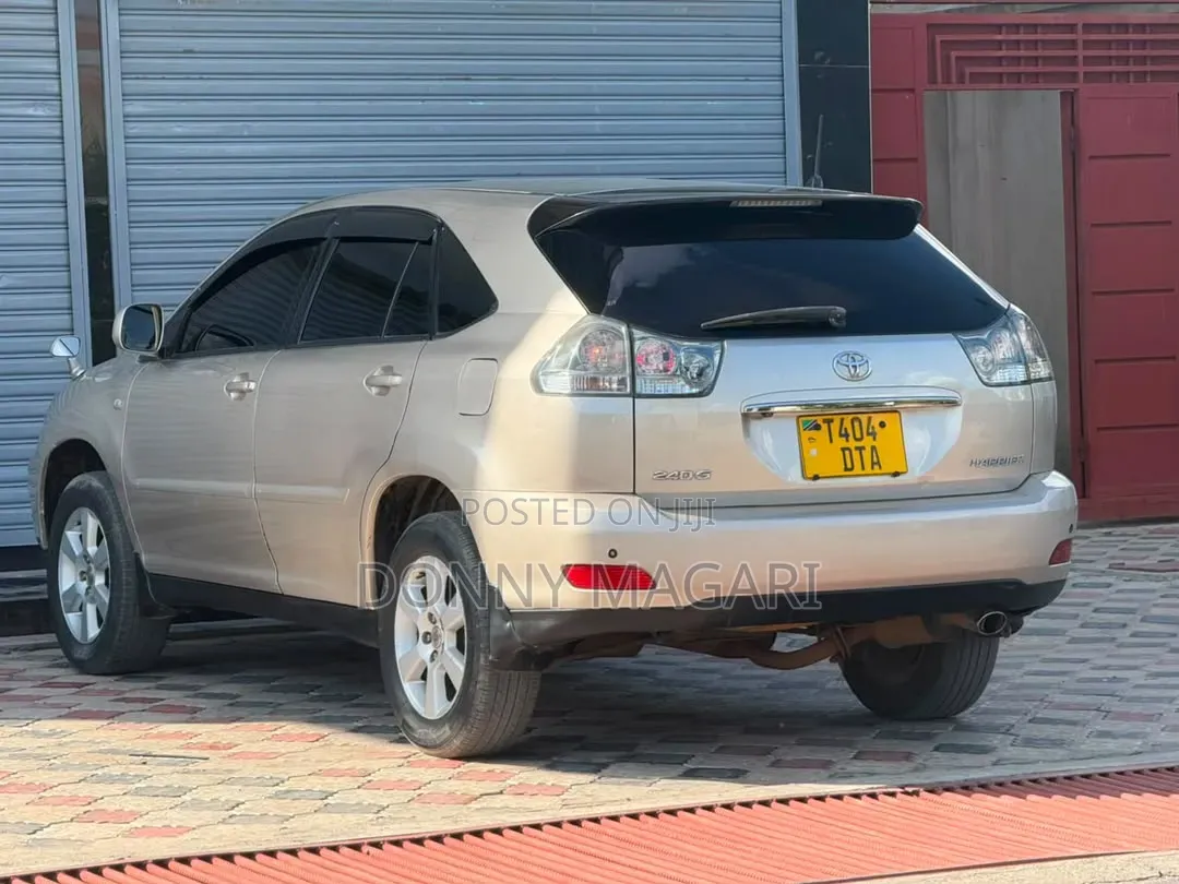 Toyota Harrier 2004 Silver