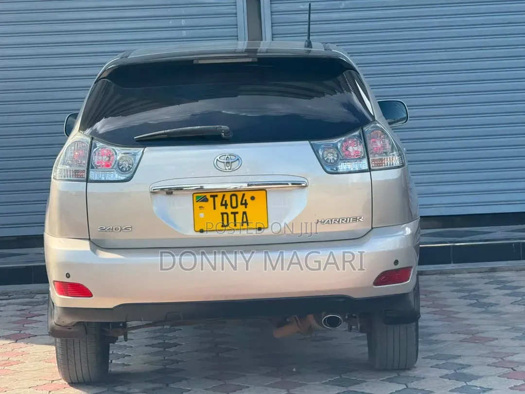 Toyota Harrier 2004 Silver