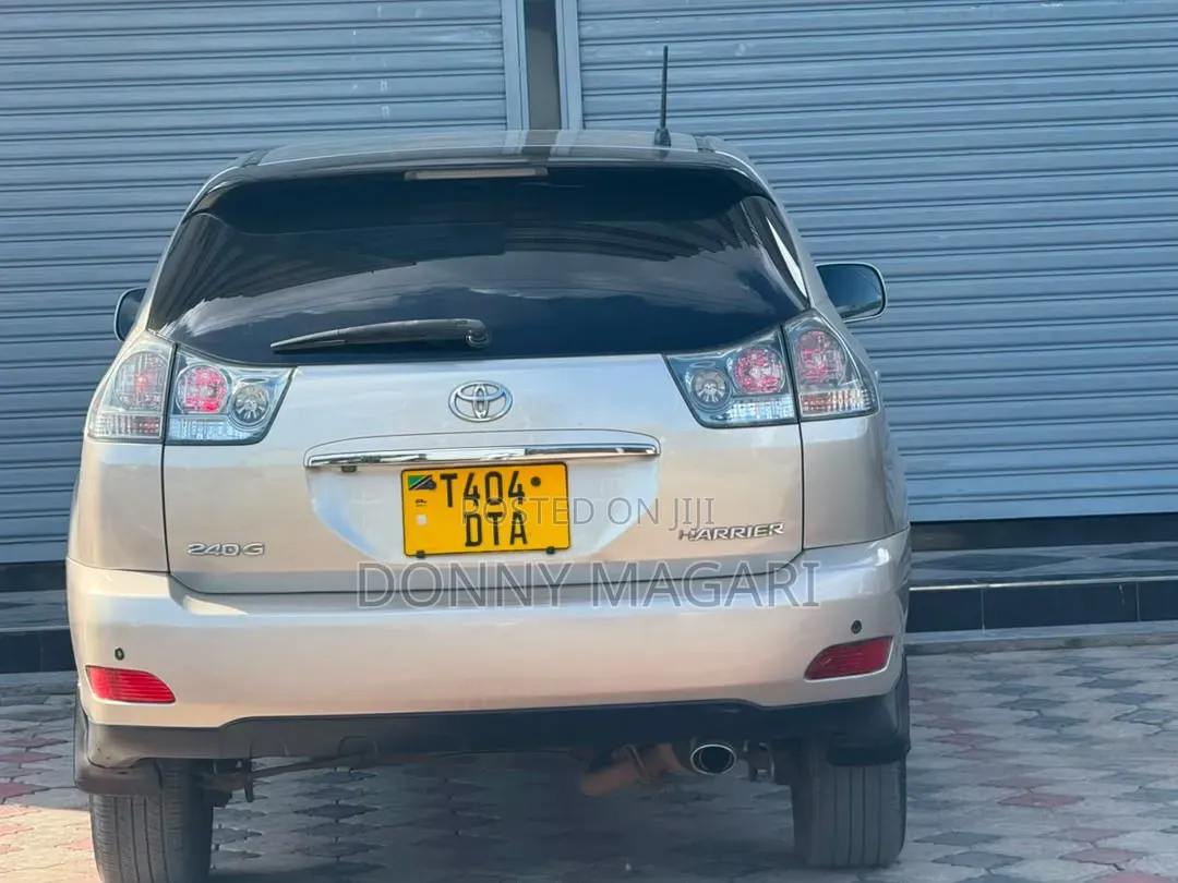 Toyota Harrier 2004 Silver