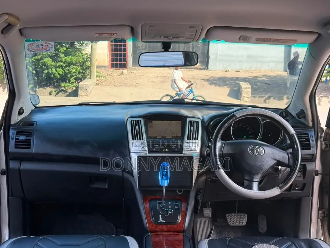 Toyota Harrier 2004 Silver