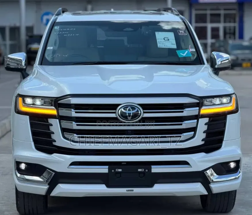 New Toyota Land Cruiser 2025 Off white
