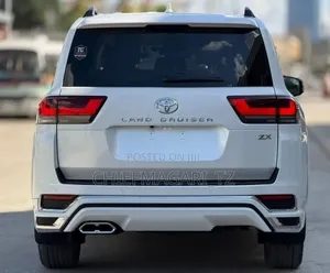 New Toyota Land Cruiser 2025 Off white
