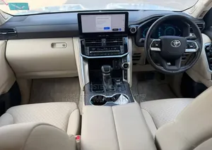 New Toyota Land Cruiser 2025 Off white