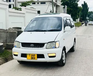 Toyota Noah 2001 White
