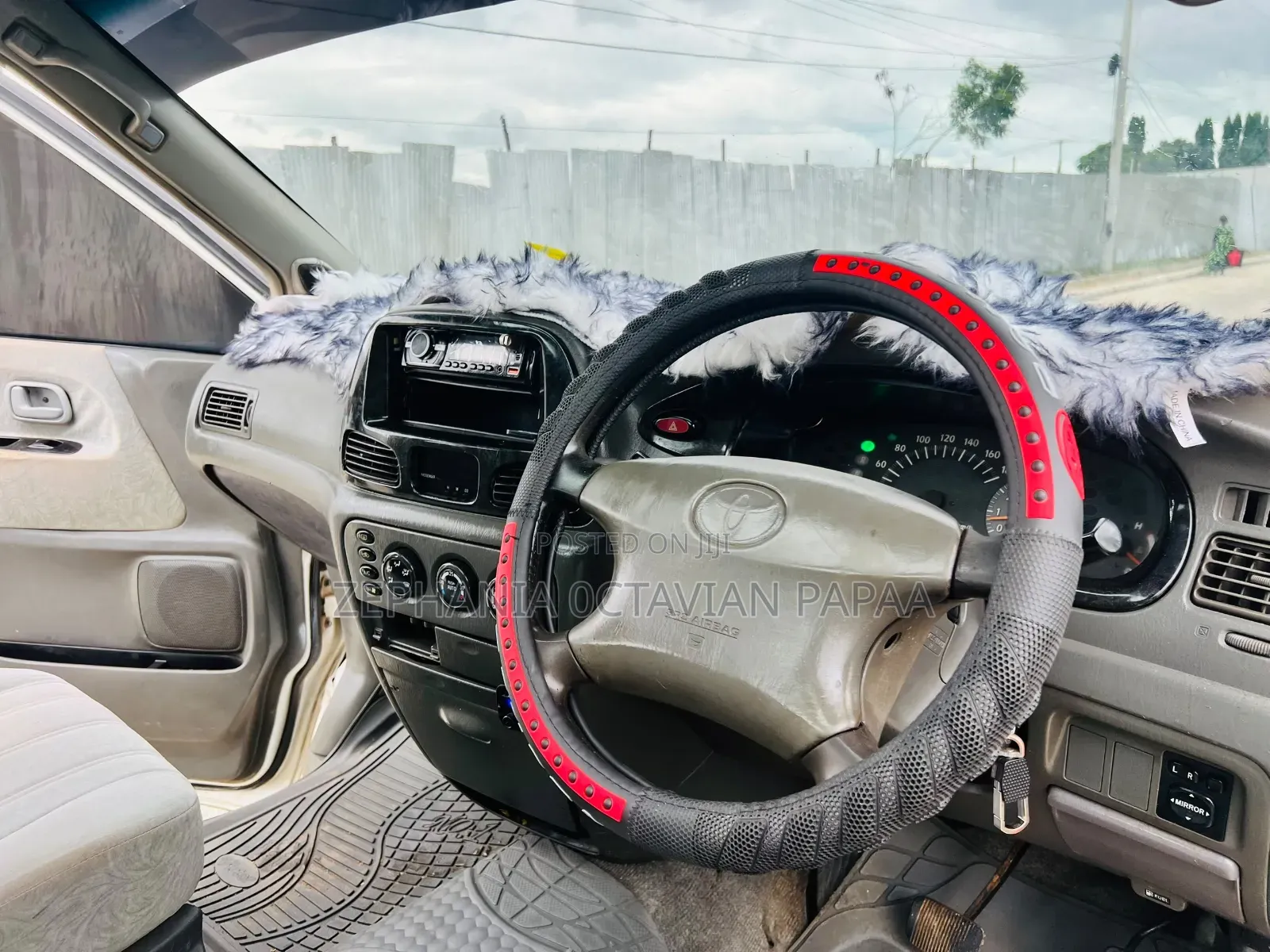 Toyota Noah 2001 White