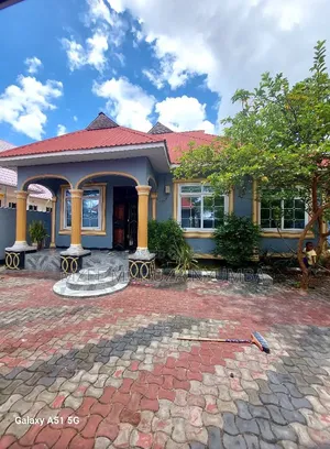 4bdrm House in Msongora, Msongola for sale