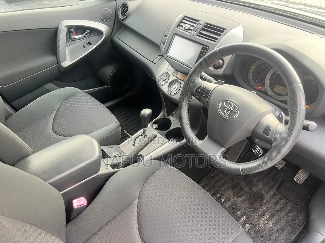 Toyota Vanguard 2012 Gray
