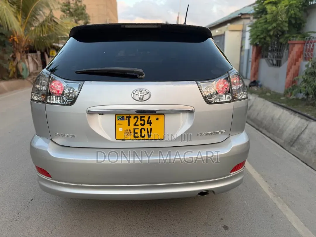 Toyota Harrier 2005 Silver