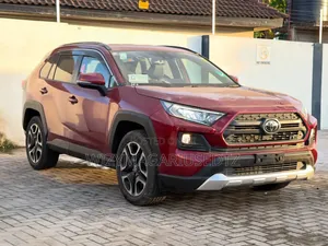 Toyota RAV4 2019 Maroon