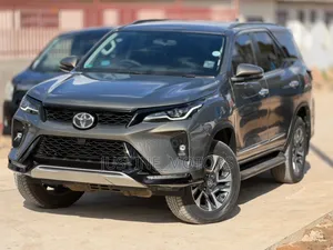 Toyota Fortuner 2023 Gray