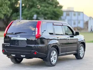 Nissan X-Trail 2010 Black