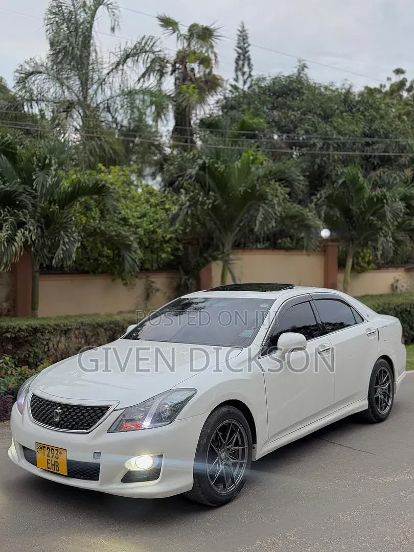 Car 2009 White