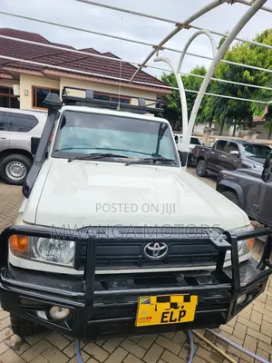 Toyota Land Cruiser 2018 White