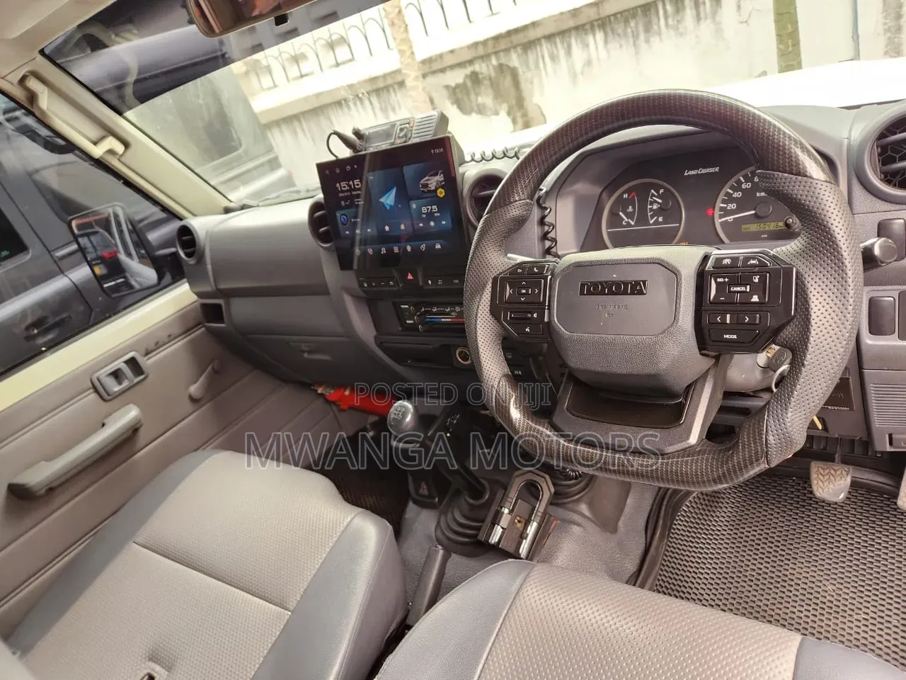 Toyota Land Cruiser 2018 White