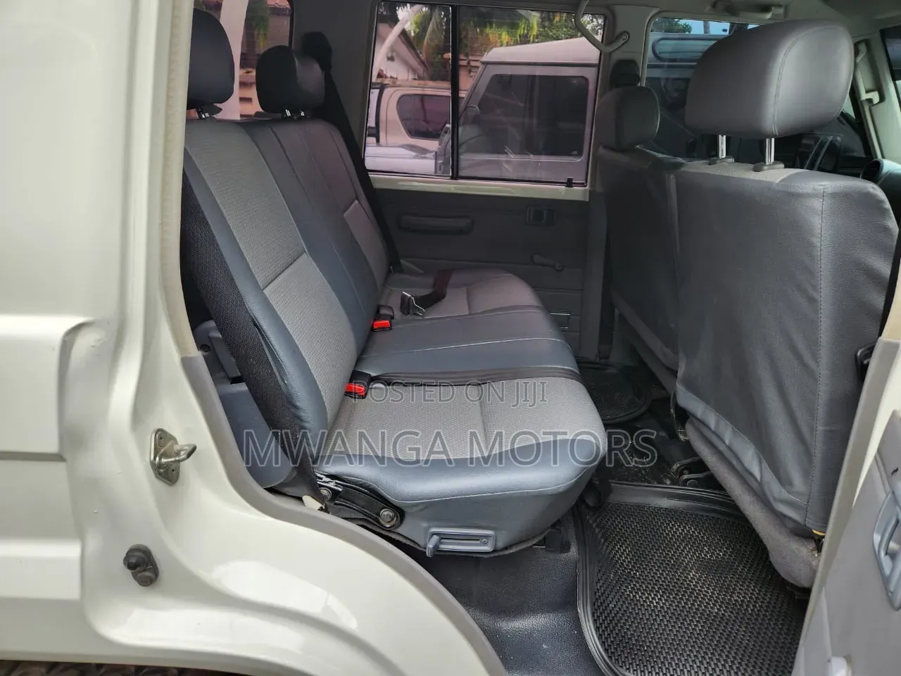 Toyota Land Cruiser 2018 White