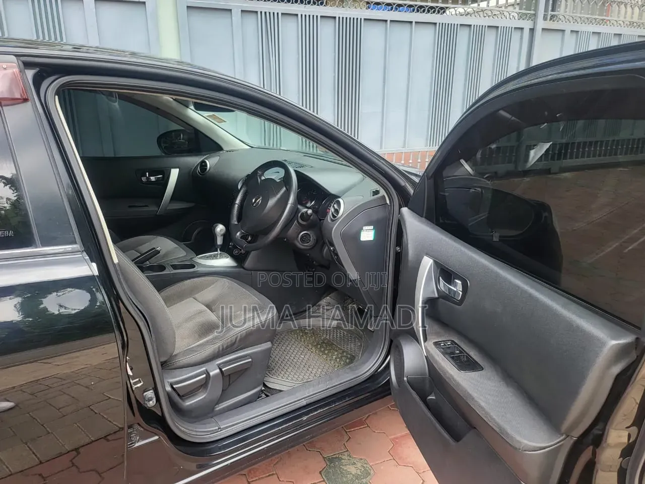Nissan Dualis 2011 Black