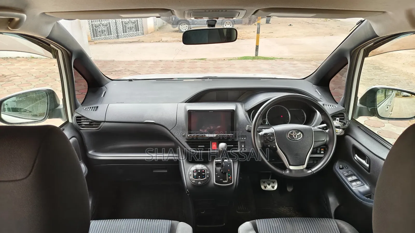 Toyota Voxy 2015 Pearl