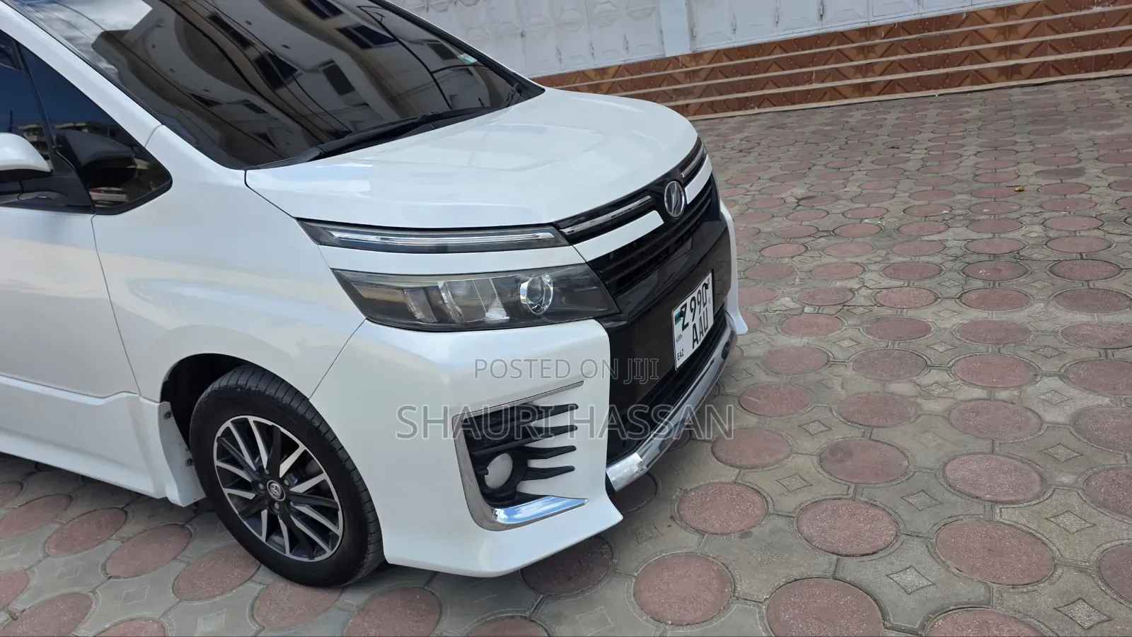 Toyota Voxy 2015 Pearl