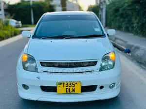 Toyota IST 2003 White